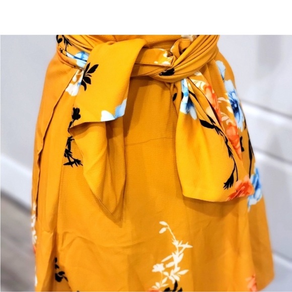SELFIE LESLIE * azealia mustard floral wrap dress size med - Picture 7 of 7